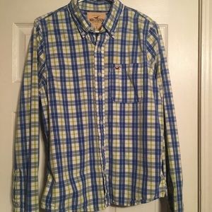 Hollister Button Up. Large. Great condition!